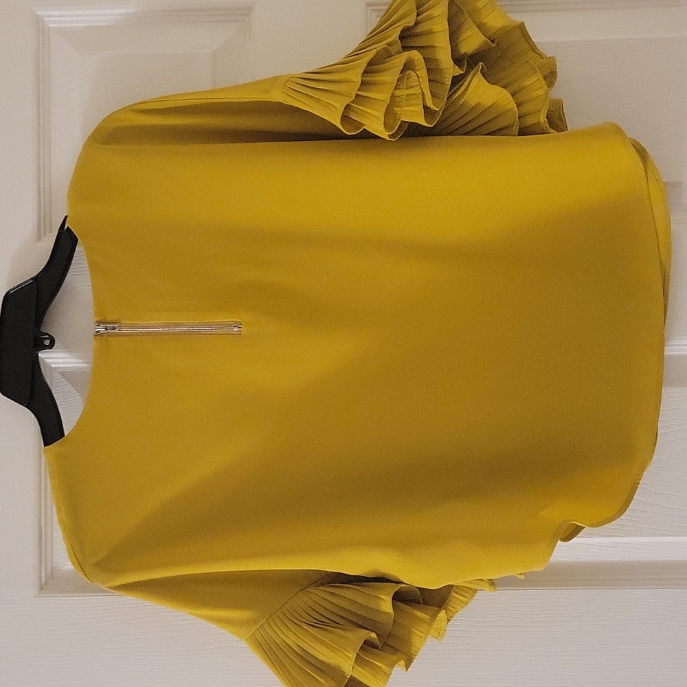 Gracia, size small olive green blouse, worn one time excellent condition - Picture 3 of 4